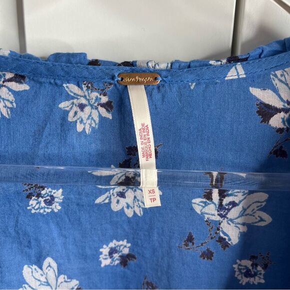Free People Amanda Ruffle Detail Wrap-Style Blouse in Blue Floral XS - Picture 6 of 13